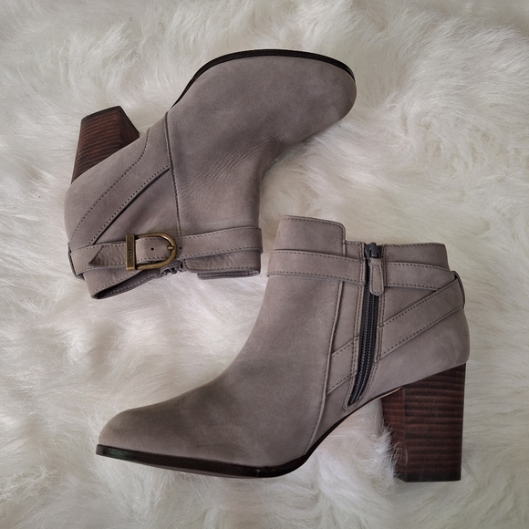 Cole Haan Grey Suede Leather Heeled Ankle Booties Sz 9B - Picture 7 of 11